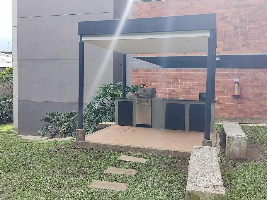 Apartamento Con Piscina, Frente A Cc Mayorca Sabaneta Colombia